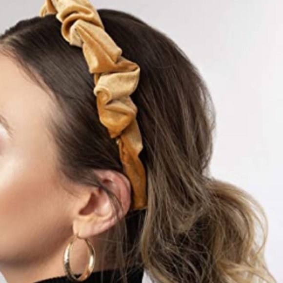 Women's Velvet pleated Headband - Picture 2 of 3